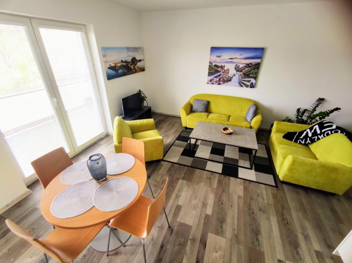 Comfort Apartment For 6 & Loggia & Free Parking Žilina Eksteriør billede